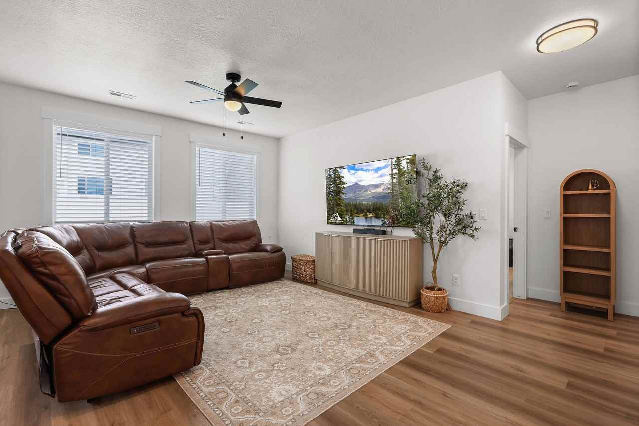 252 Ws - Photo 5 of 20