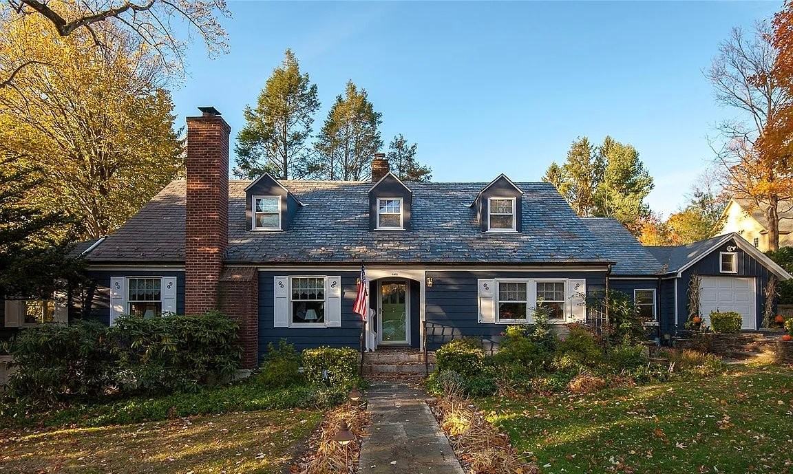 182 Wilmot Rd - Photo 2 of 9