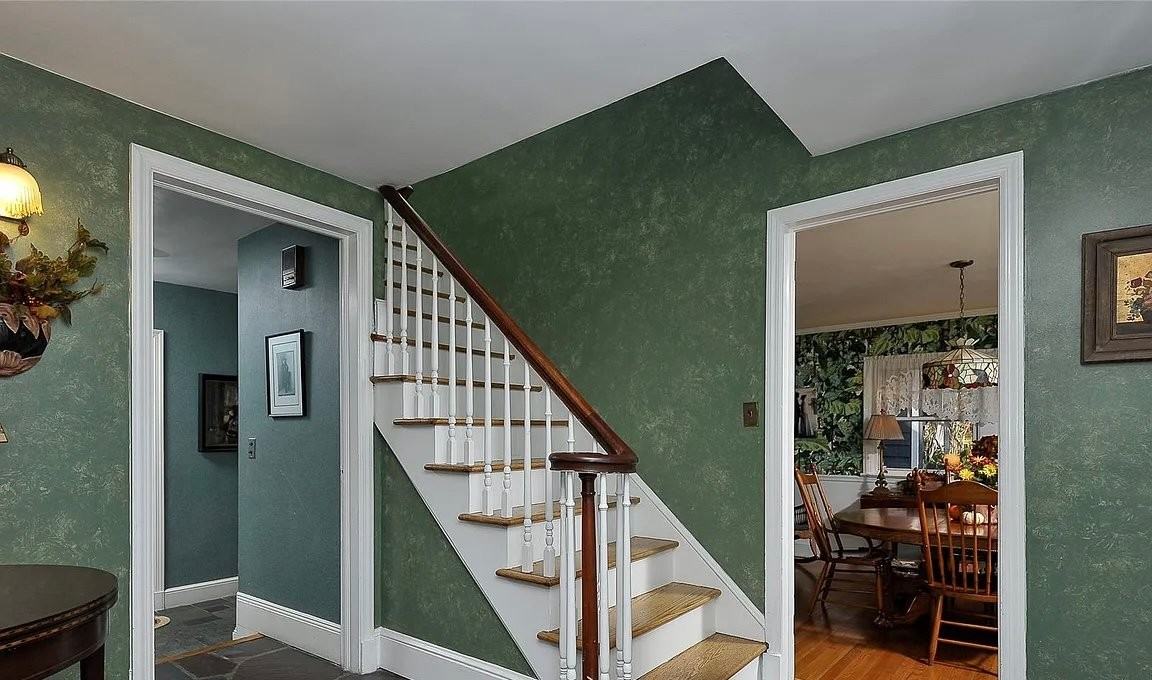 182 Wilmot Rd - Photo 3 of 9