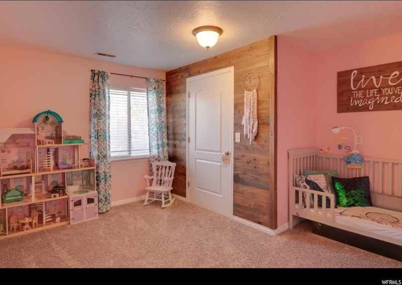 121 W Wrangler Ave - Photo 6 of 10