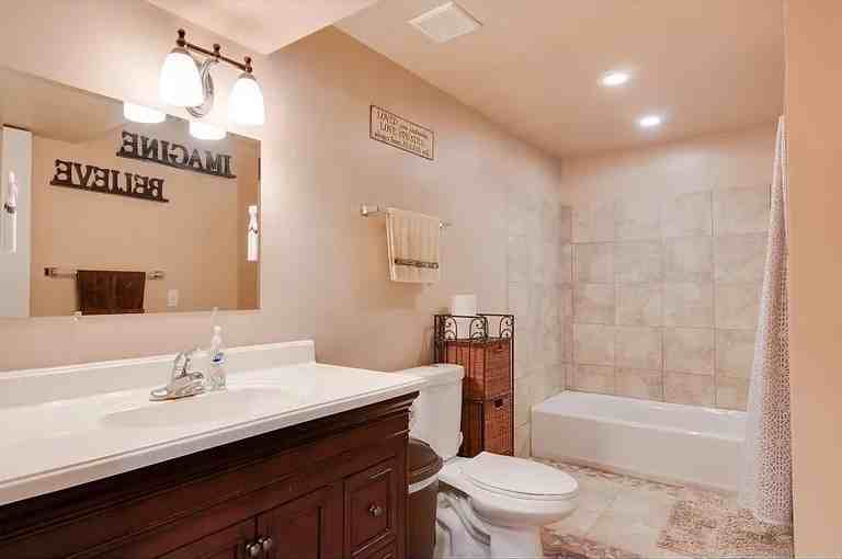 121 W Wrangler Ave - Photo 7 of 10