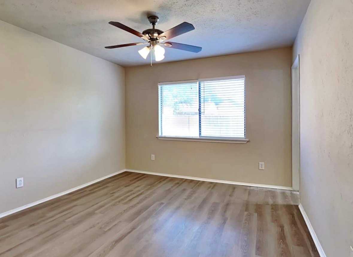 5317 Nash Dr - Photo 3 of 7