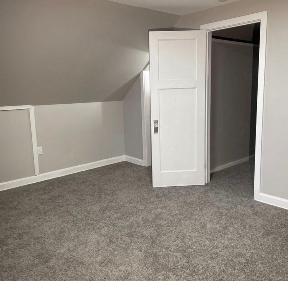 5447 N 37th St - Photo 3 of 6