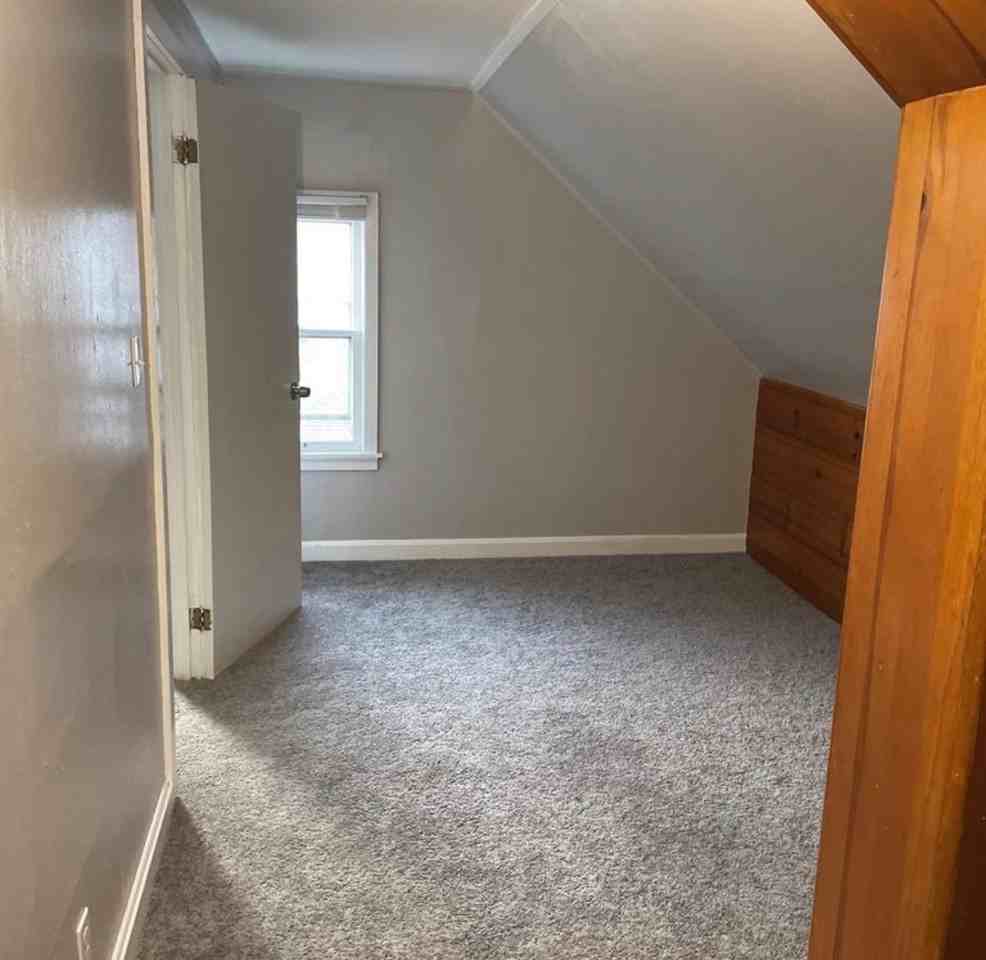 5447 N 37th St - Photo 4 of 6