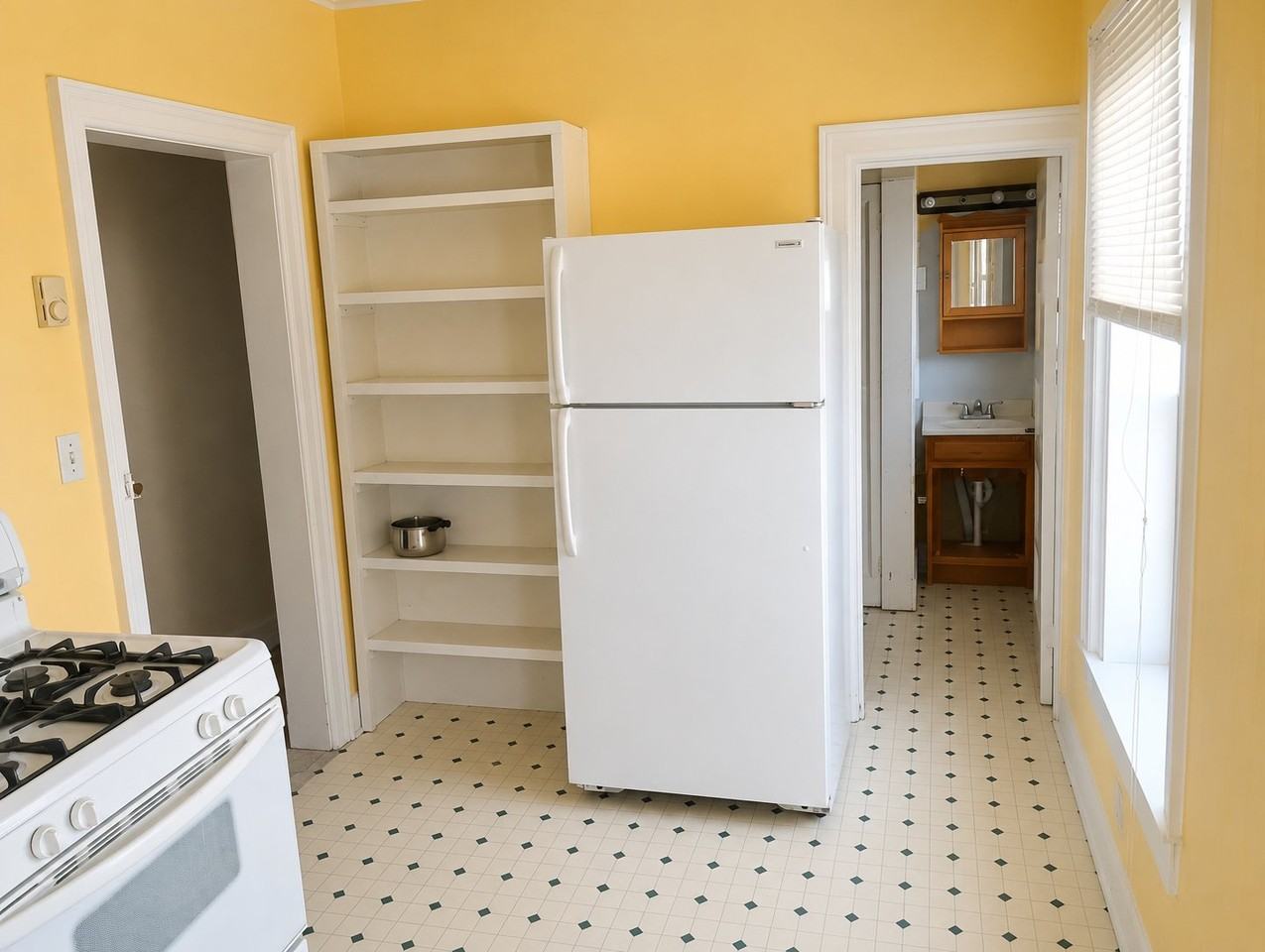 337 Bleecker St #2 - Photo 4 of 5