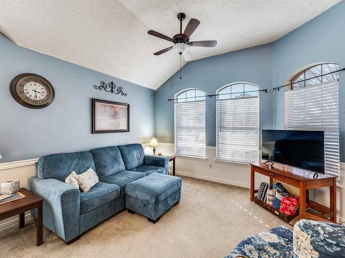 115 Dogwood Trl - Photo 4 of 10