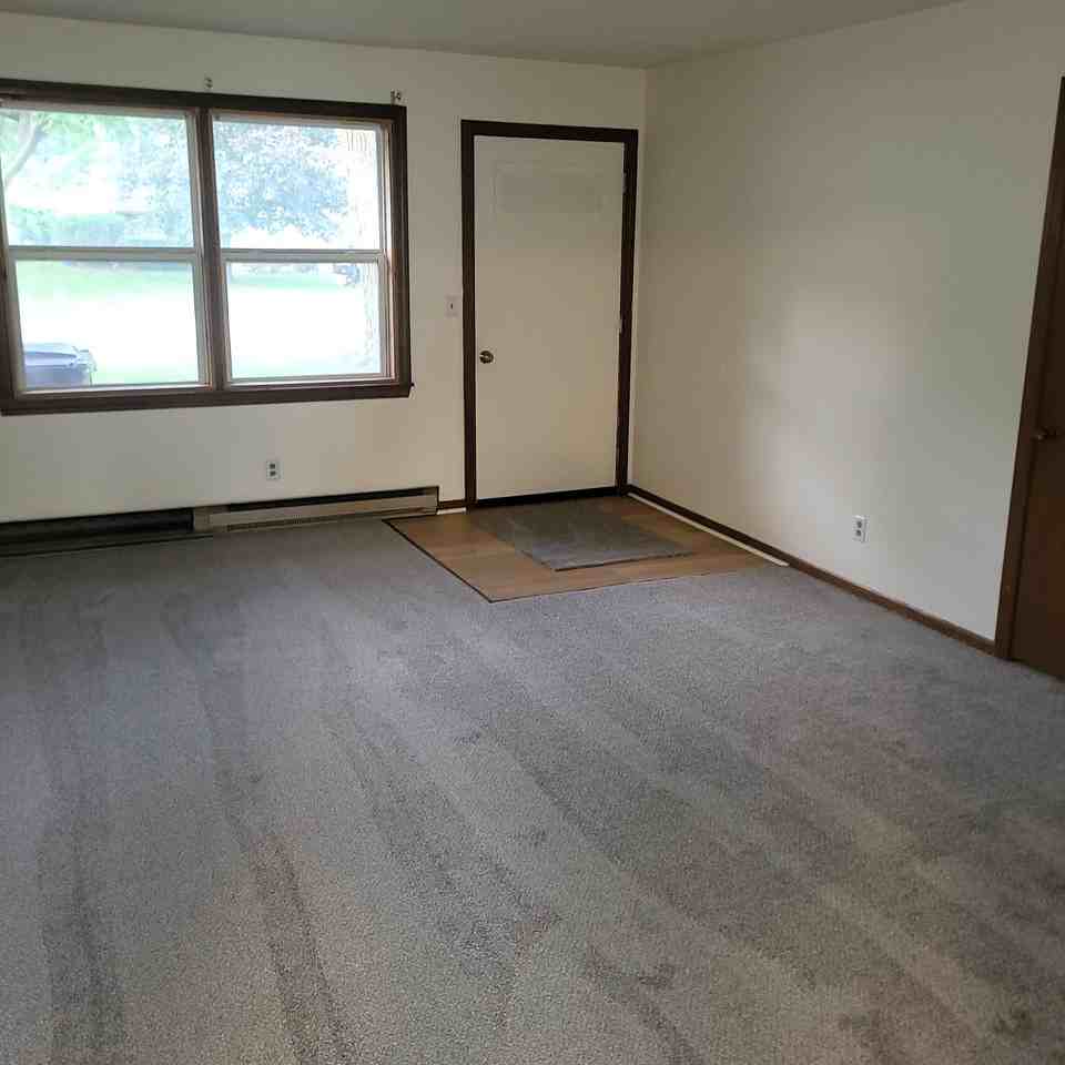 2211 Charles Dr - Photo 5 of 7