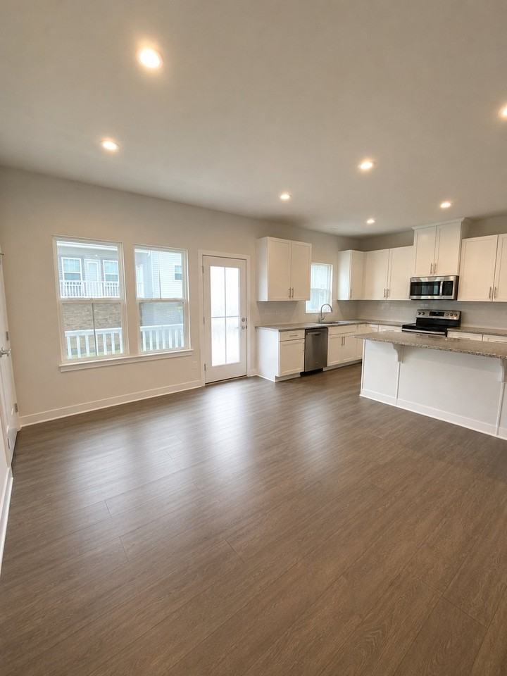 219 Cranesbill Dr - Photo 4 of 21