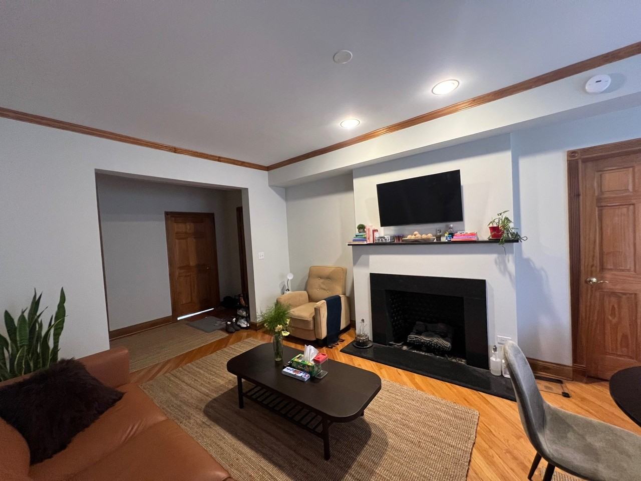 5313 S Harper Ave #2 - Photo 4 of 17