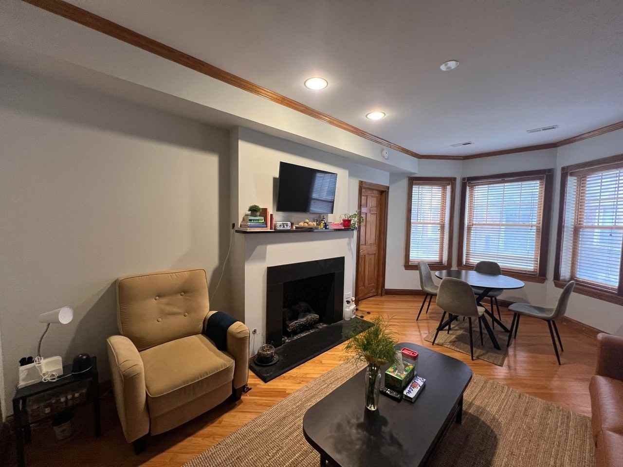 5313 S Harper Ave #2 - Photo 5 of 17