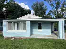 1524 N Summit Ave - Photo 1 of 1