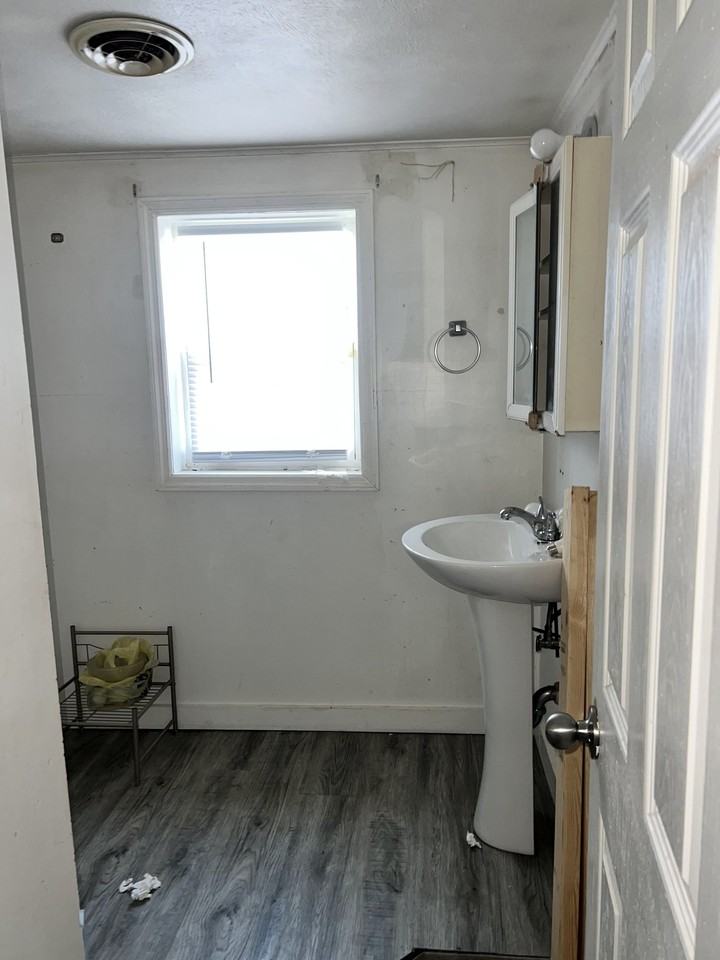 1524 N Summit Ave - Photo 3 of 14