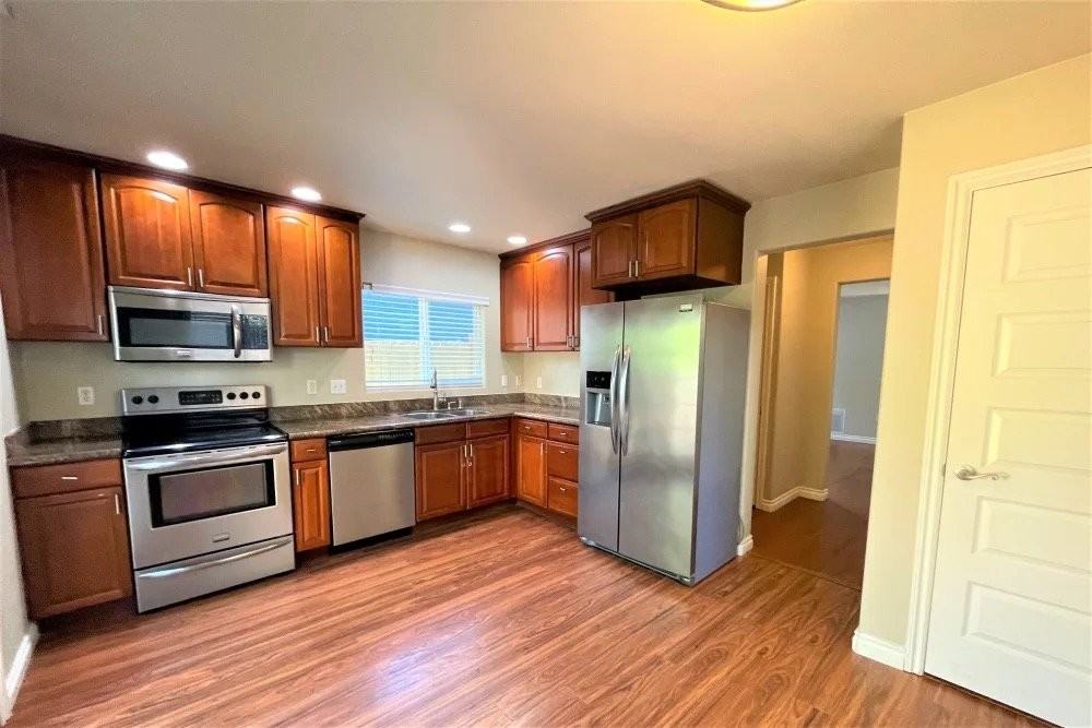 325 Lind Ave Sw #1 - Photo 2 of 7
