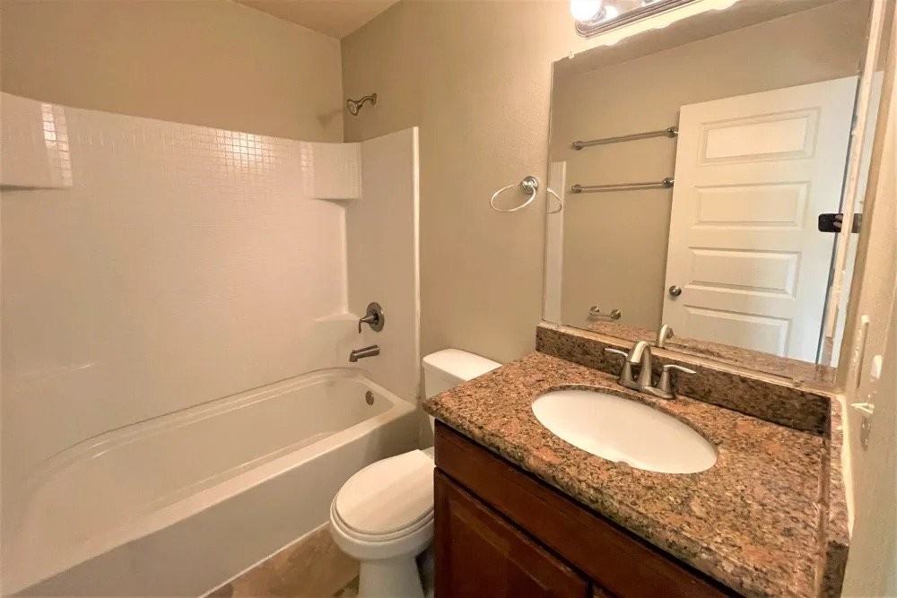 325 Lind Ave Sw #1 - Photo 6 of 7
