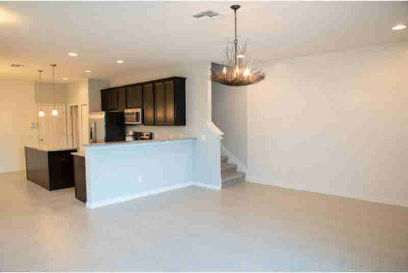 985 E 10th St - Photo 6 of 18