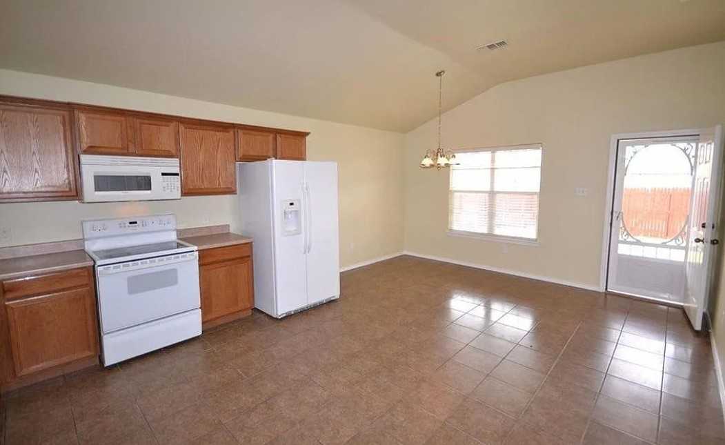 6527 93rd St #NA - Photo 5 of 17