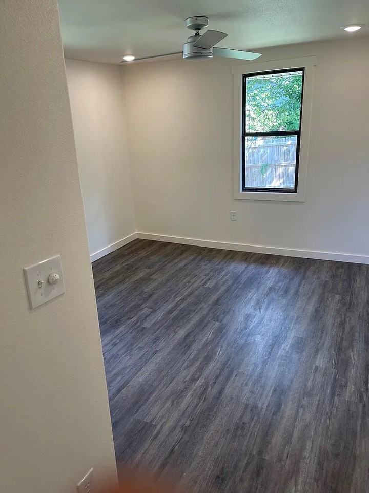 232 W Ash St #NA - Photo 5 of 17