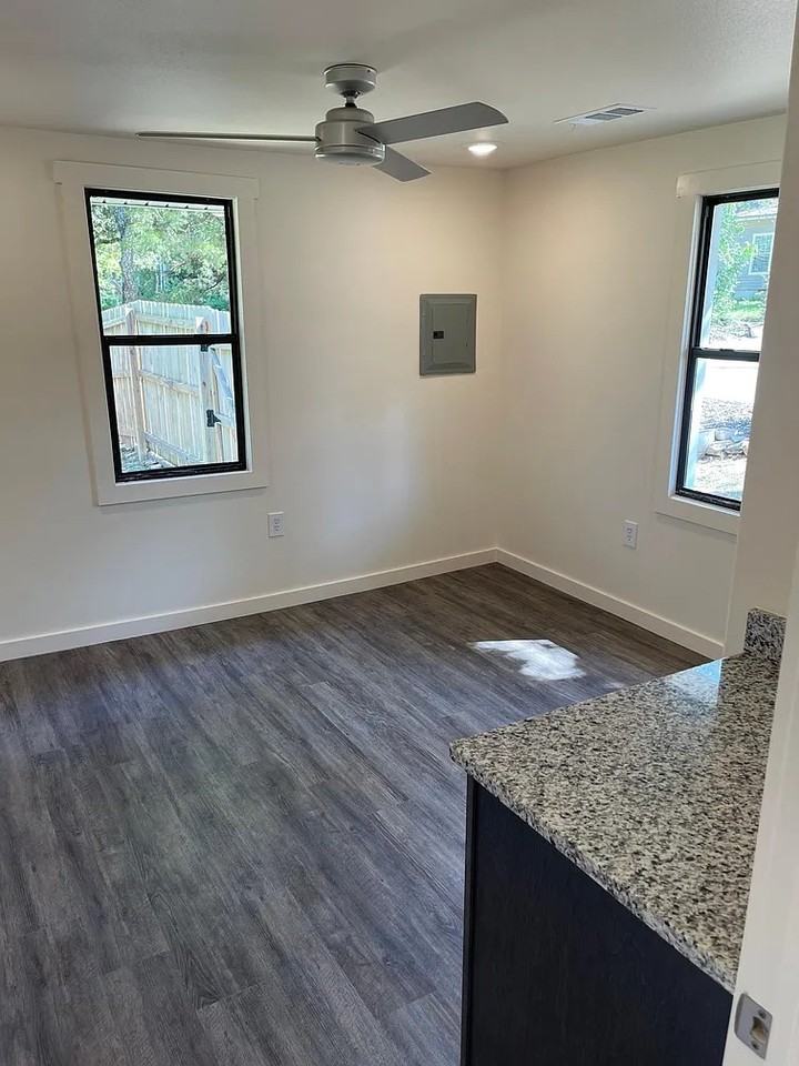 232 W Ash St #NA - Photo 7 of 17