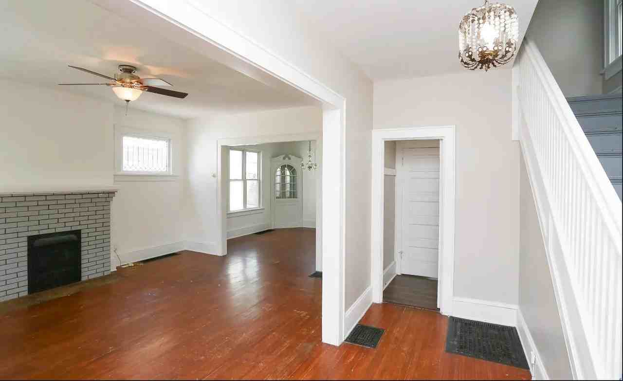 417 E Jefferson St #NA - Photo 3 of 11