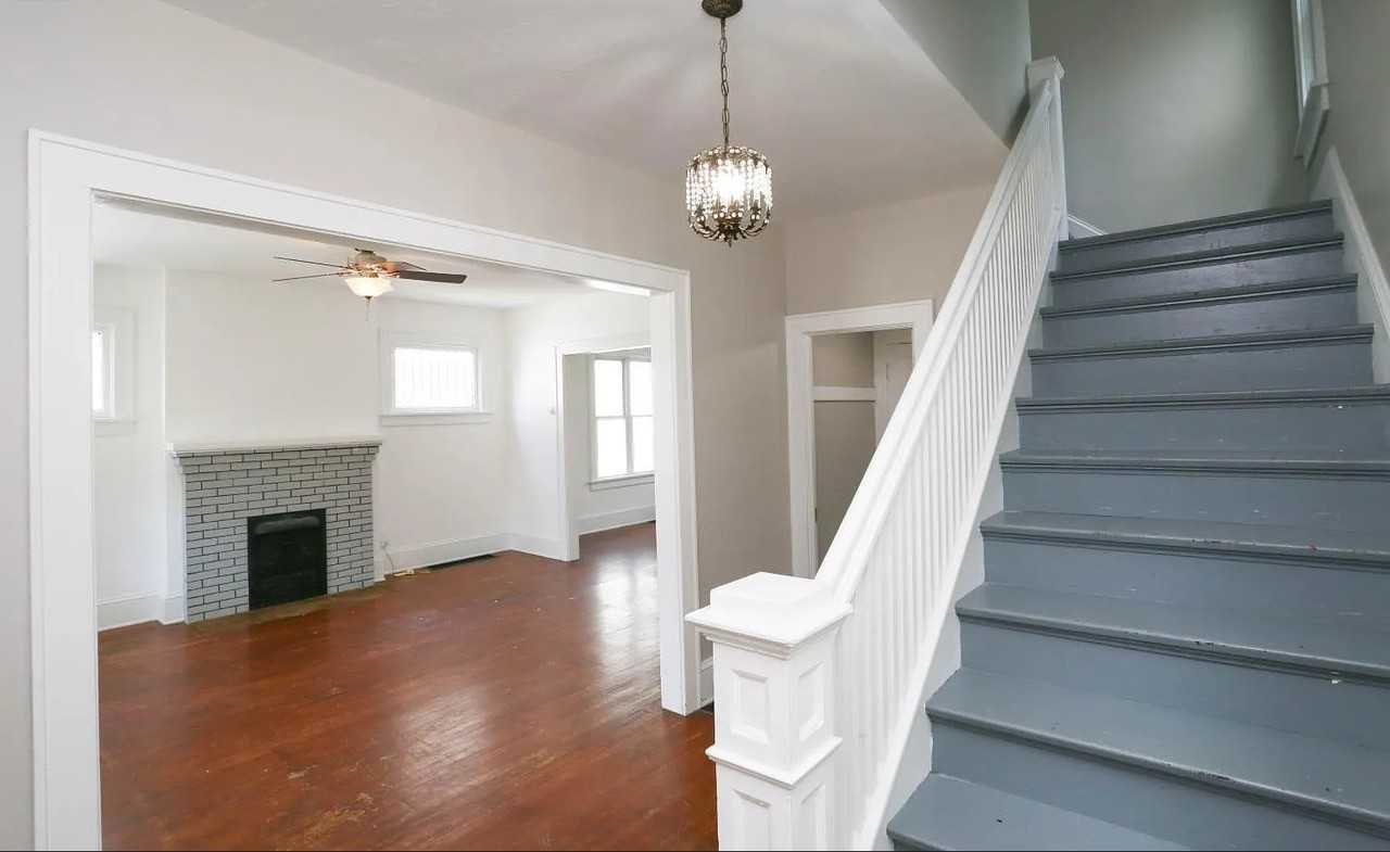 417 E Jefferson St #NA - Photo 4 of 11