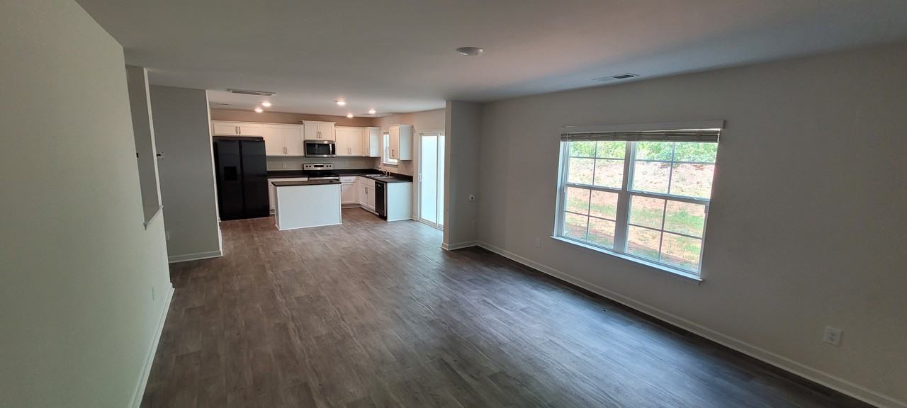 4712 Black Forest Dr #NA - Photo 5 of 7