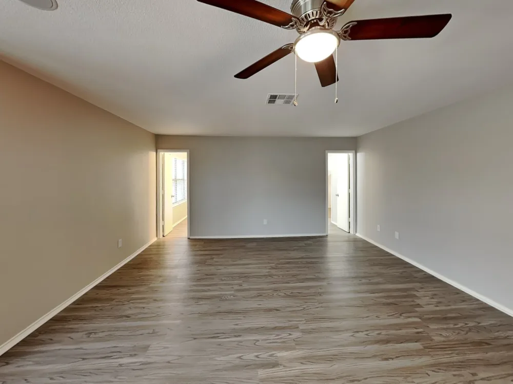 4807 Woodstock Dr #NA - Photo 2 of 9