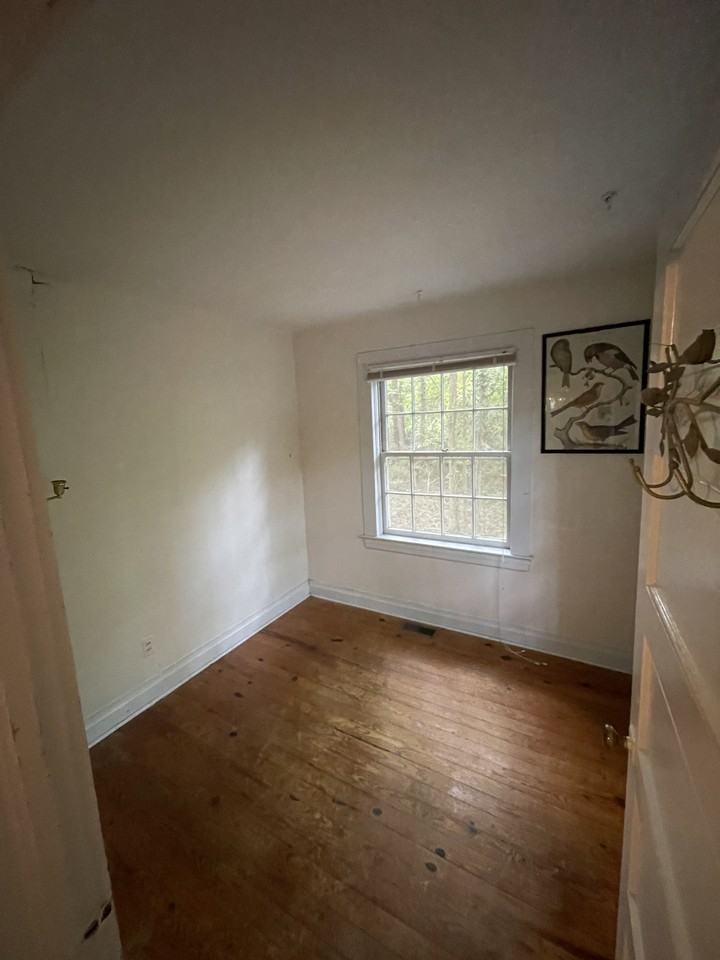 1111 Ridgewood Ln - Photo 4 of 9