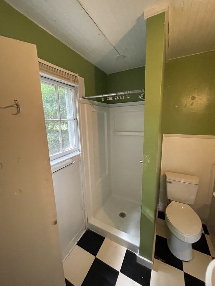 1111 Ridgewood Ln - Photo 6 of 9