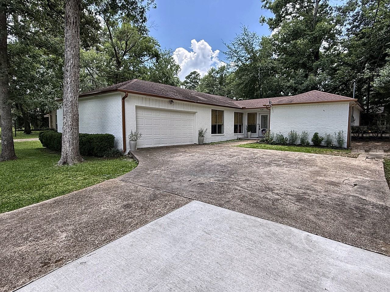 167 Thunderbird Dr #NA - Photo 2 of 24