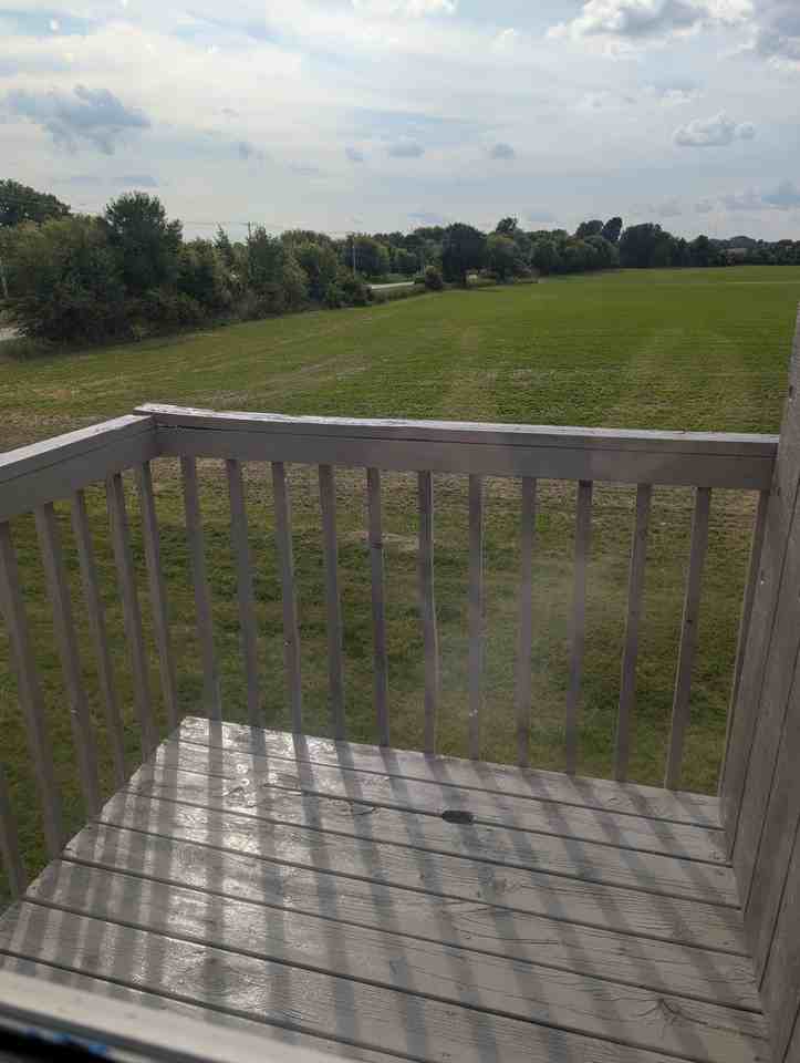 108 W Rose Eld Rd #B - Photo 2 of 2