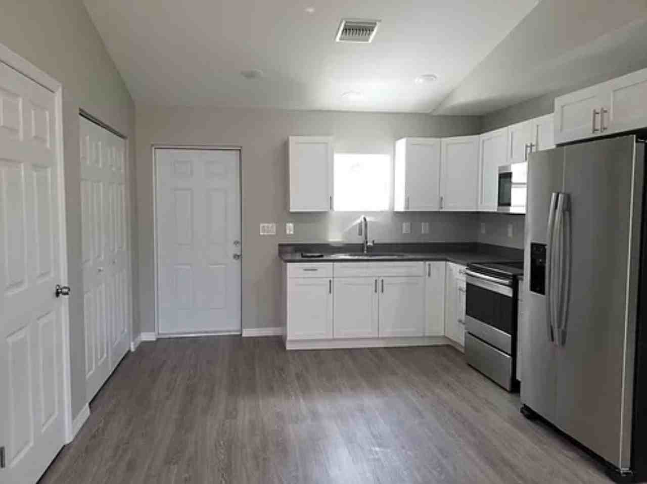 6054 N Moss Cir #NA - Photo 3 of 4