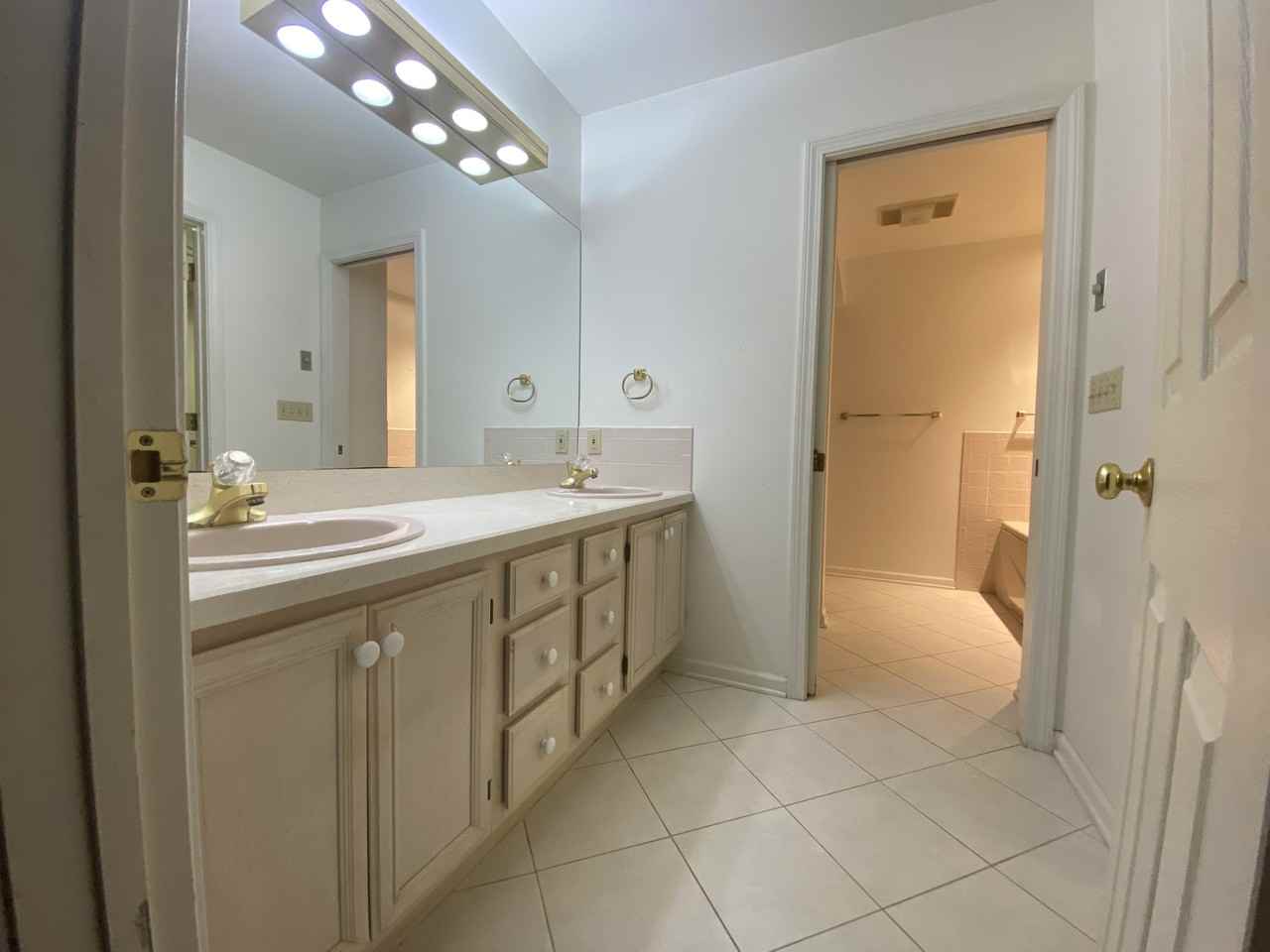 2 Ascot Ln #NA - Photo 2 of 5
