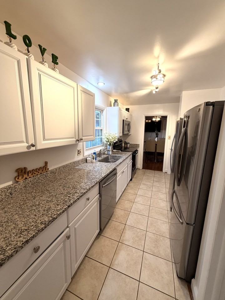 6008 Dewey Dr #A - Photo 7 of 13