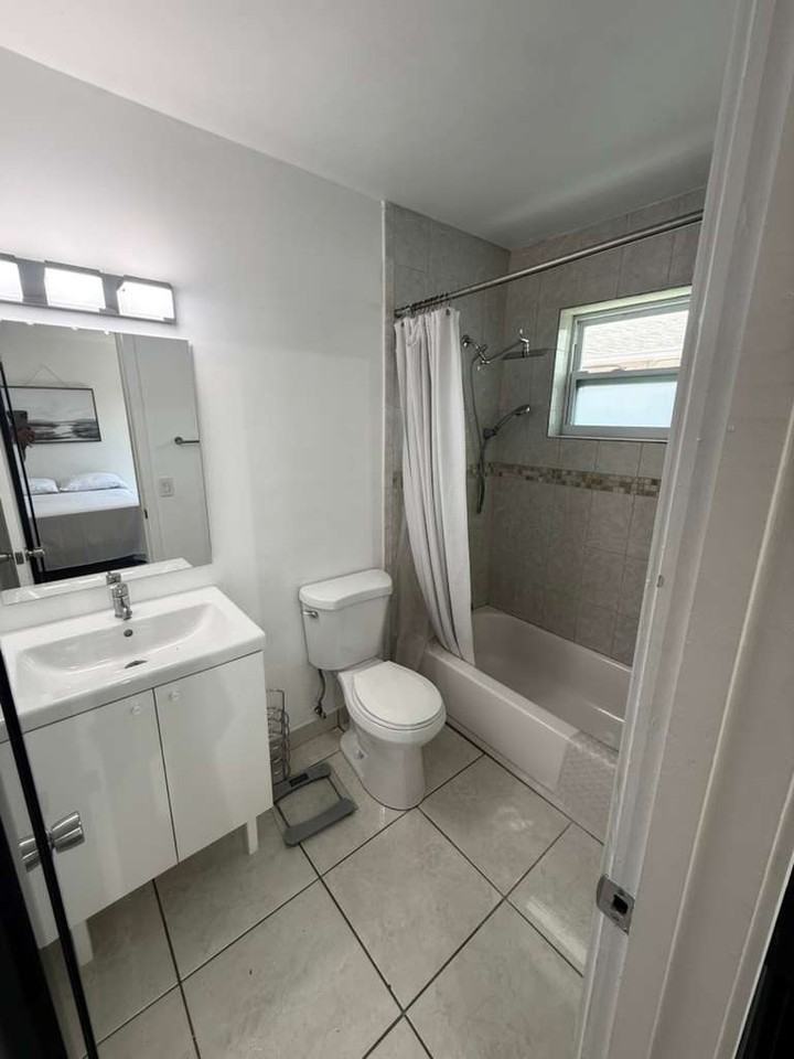 3300 Sw 9th Ter #NA - Photo 6 of 11