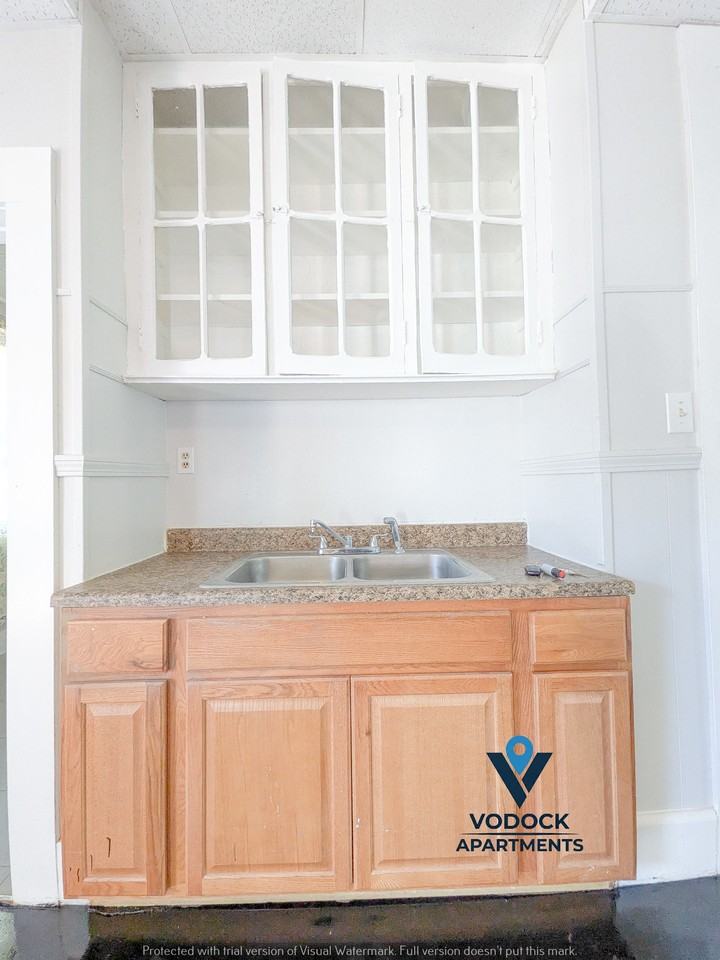 212 Lyman St #3L - Photo 2 of 18