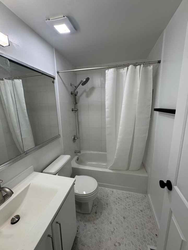 1806 E Fairmount Ave #NA - Photo 6 of 13