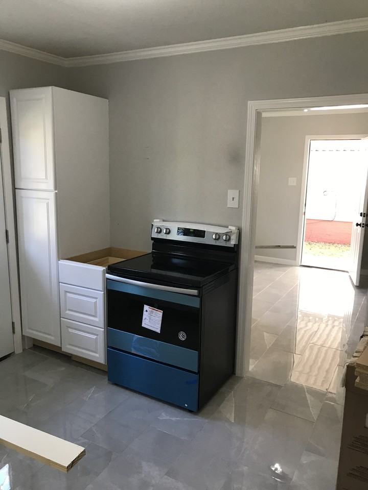 835 Crestwood Rd #NA - Photo 2 of 5