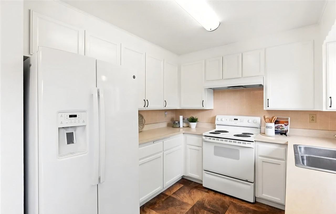 6 Plaza Way #NA - Photo 5 of 15