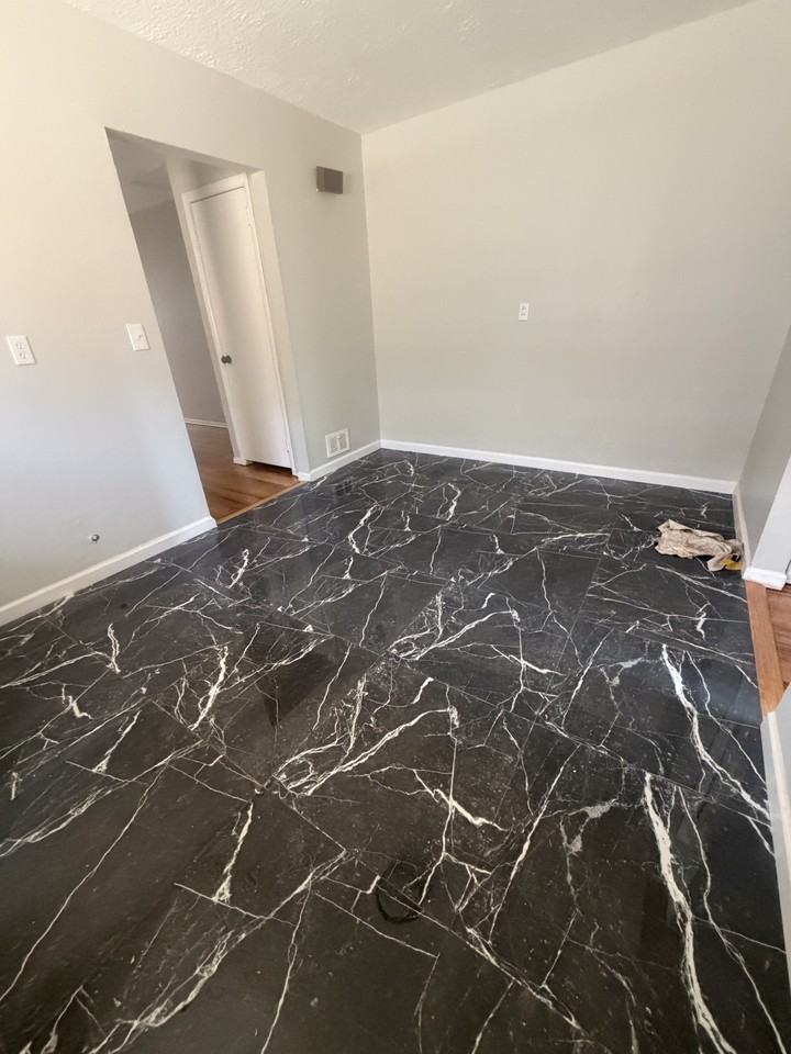919 Chandler Ave #2R - Photo 2 of 14