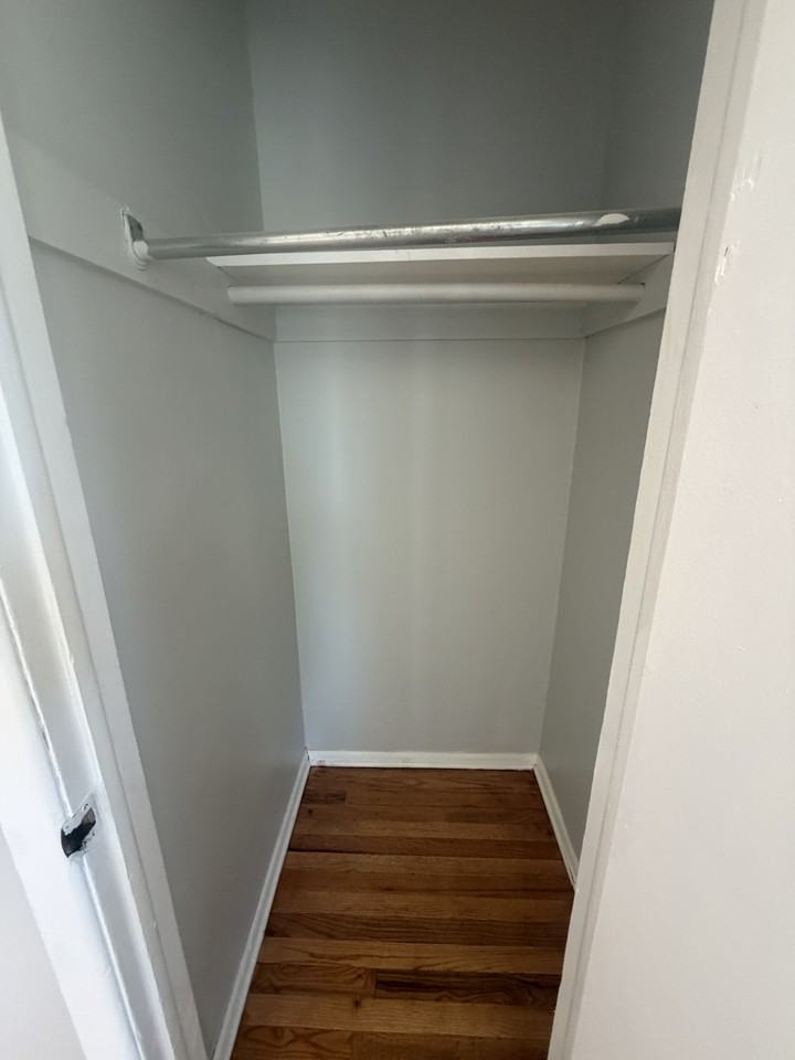 919 Chandler Ave #2R - Photo 4 of 14