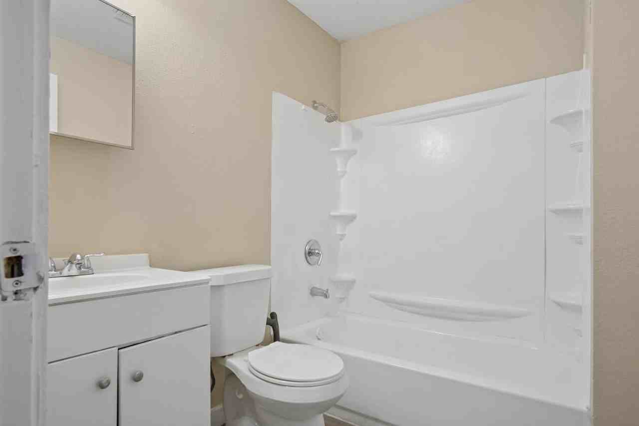 521 521 S Polaris - Photo 3 of 20