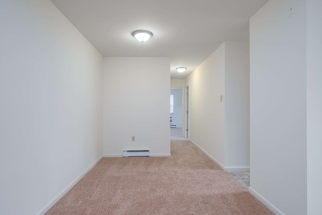 340 College Manor Ave Apt 4 #340-4 - Photo 6 of 10