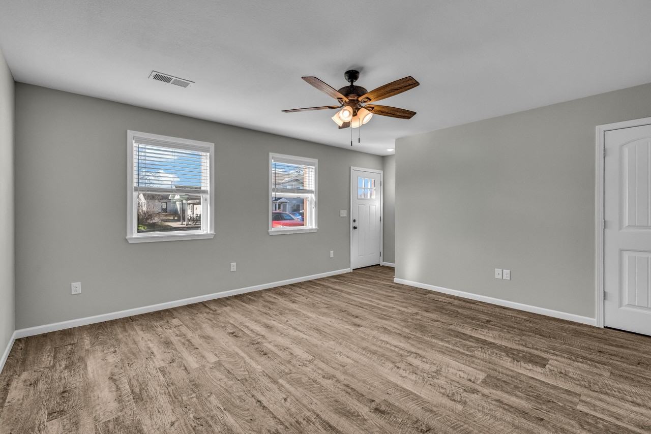 2700 Burke Ave - Photo 3 of 19