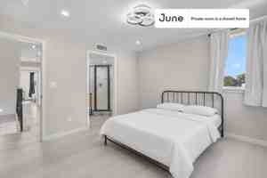 featured image of 327 N Chicago St #C