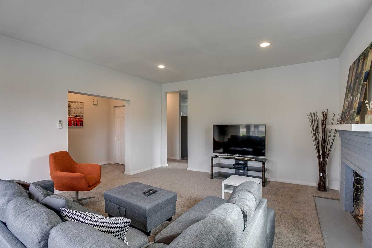 3901 S Angel Pl #B - Photo 3 of 12
