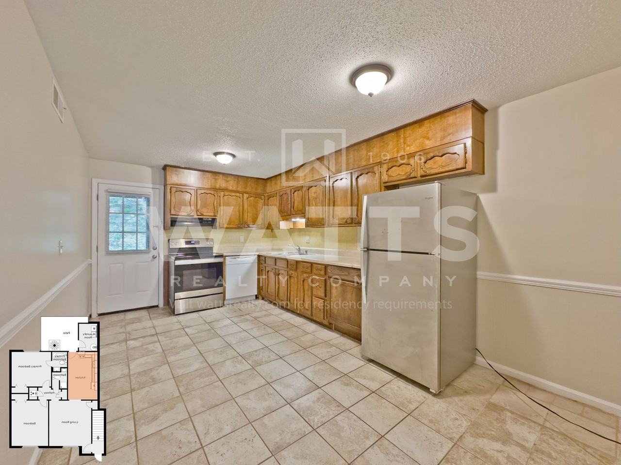 3229 Westbrook Dr - Photo 3 of 11