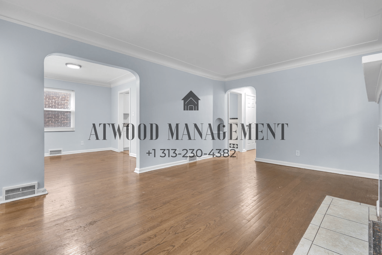 9755 Wayburn St - Photo 3 of 15