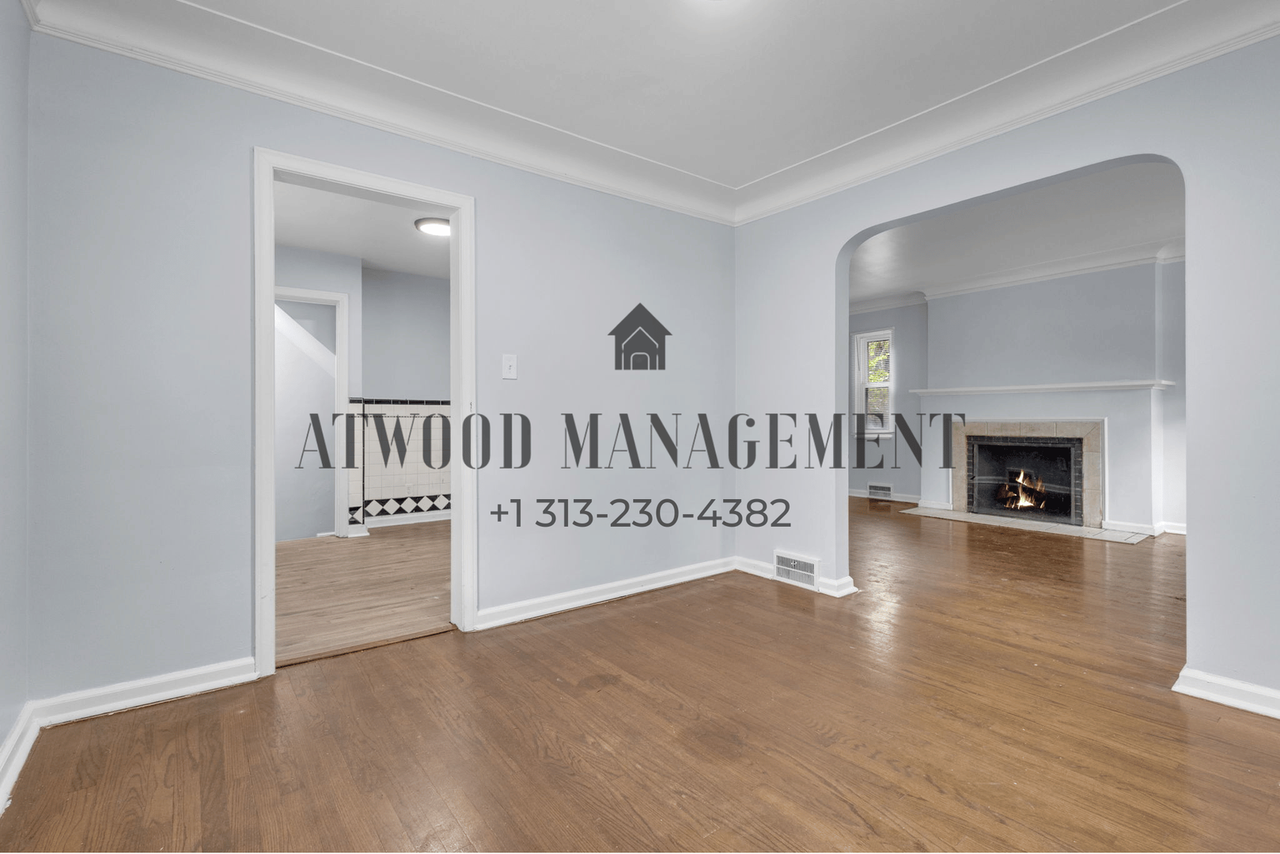 9755 Wayburn St - Photo 4 of 15