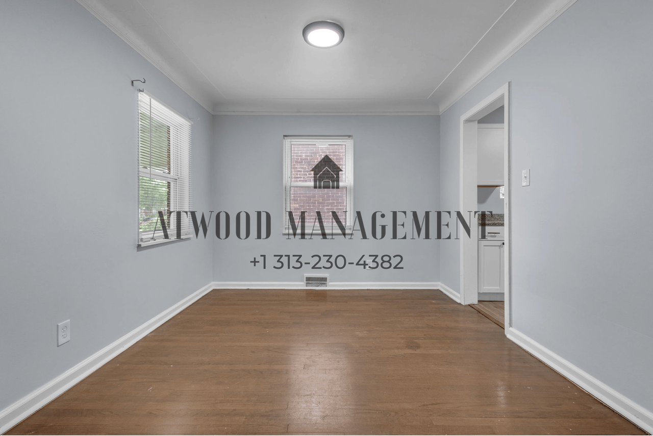 9755 Wayburn St - Photo 5 of 15