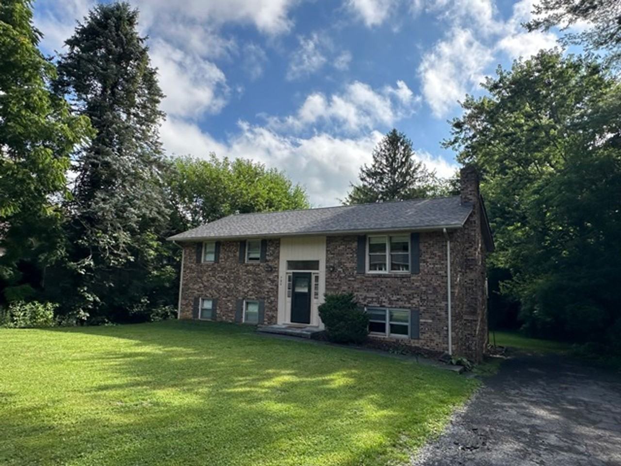 706 Mcbryde Dr - Photo 2 of 13